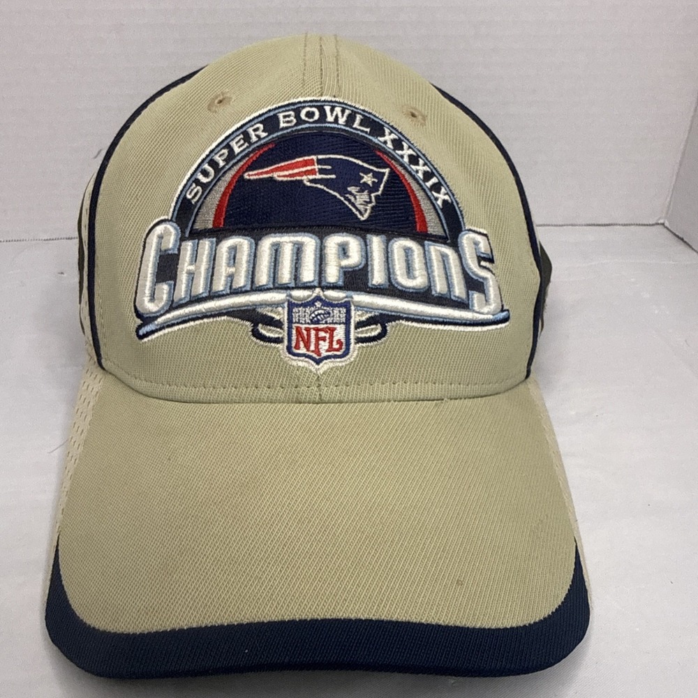 Reebok Patriots Super Bowl XXXIX Champions Adjustable Hat NFL Football Beige